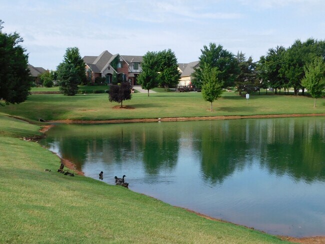 Building Photo - Stunning 5 Bedroom In Edmond With Bonus Room and Study