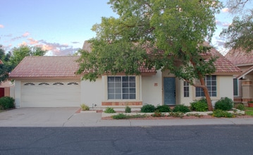 Building Photo - 3940 E Orchid Ln