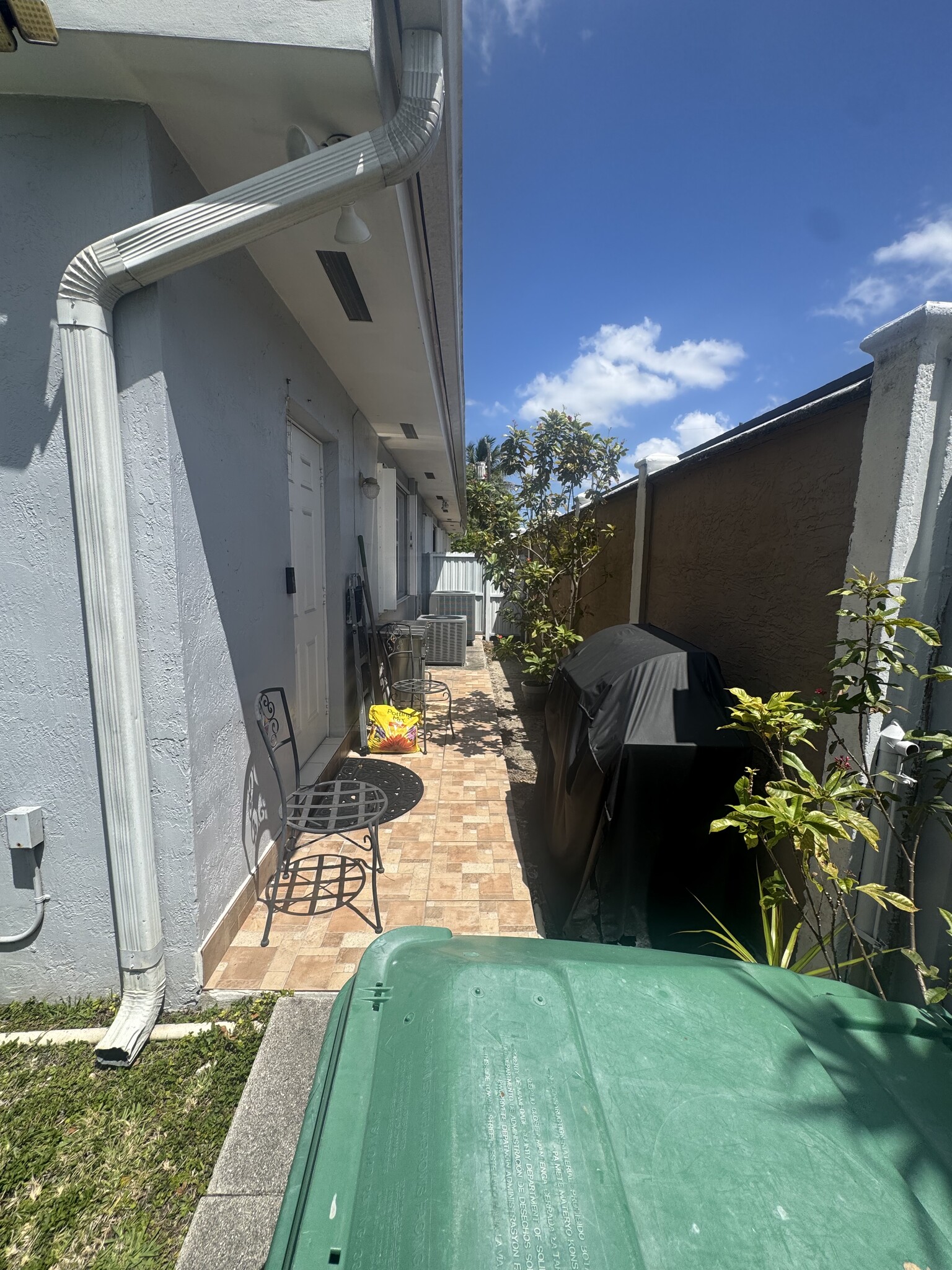 Building Photo - 401 SW 78th Pl