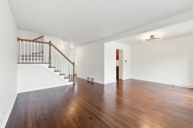 Building Photo - 630 Hibbard Rd
