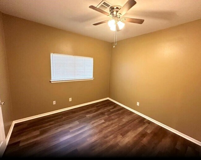 Building Photo - 9518 Ashville Dr