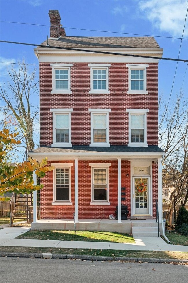 Primary Photo - 144 Starr St