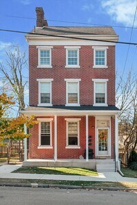 Building Photo - 144 Starr St