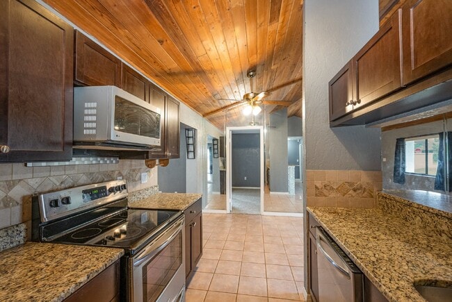 Building Photo - SUNTREE