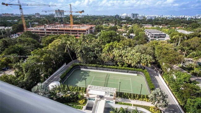 Building Photo - 2127 Brickell Ave