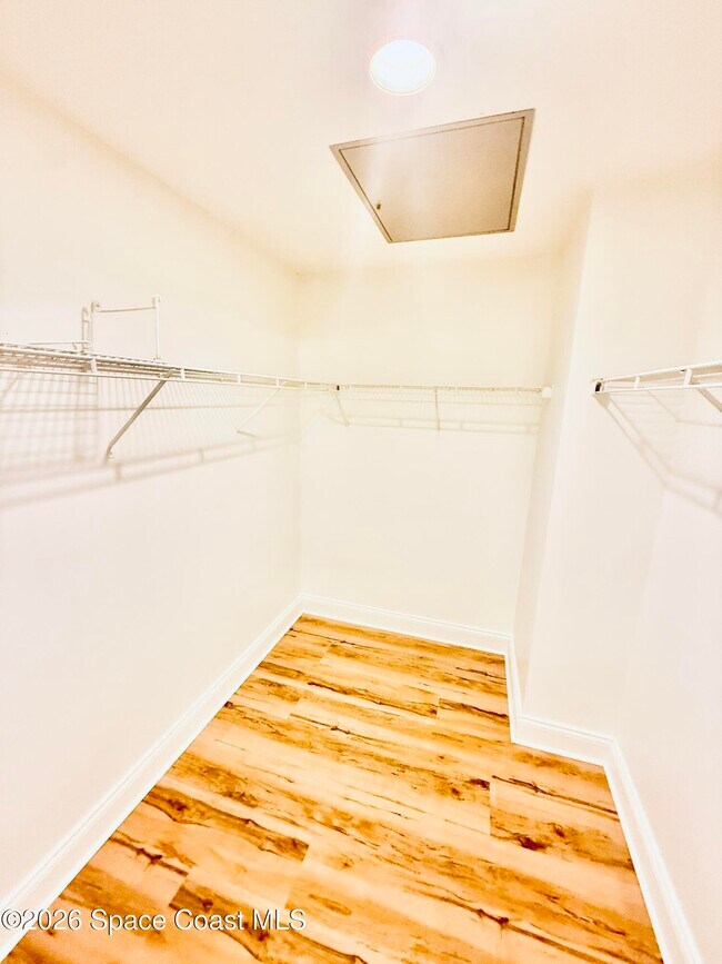 Building Photo - 860 Vignoles NE Ave