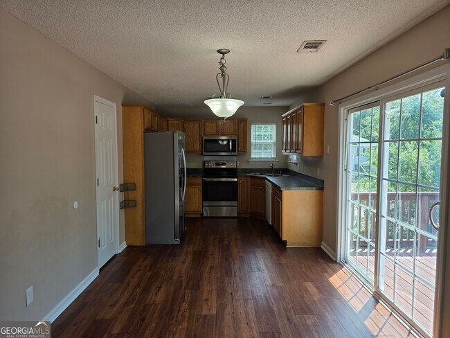 Building Photo - 301 Aspen Arbor