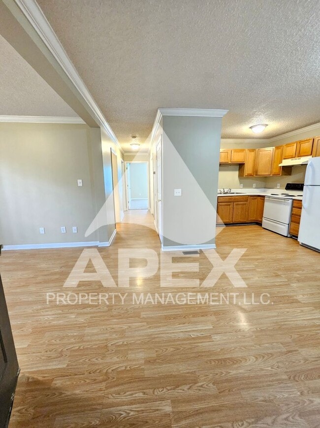 Building Photo - MOVE-IN SPECIAL!! NO RENT UNTIL MAY! - 3 Bd | 2 Ba Top Floor Condo in West Knoxville!