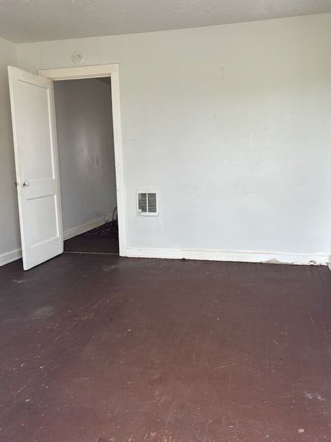 Building Photo - 2016 Woodlawn St