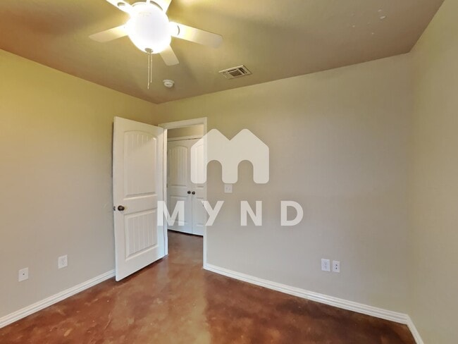 Building Photo - 127 Jolin Ln