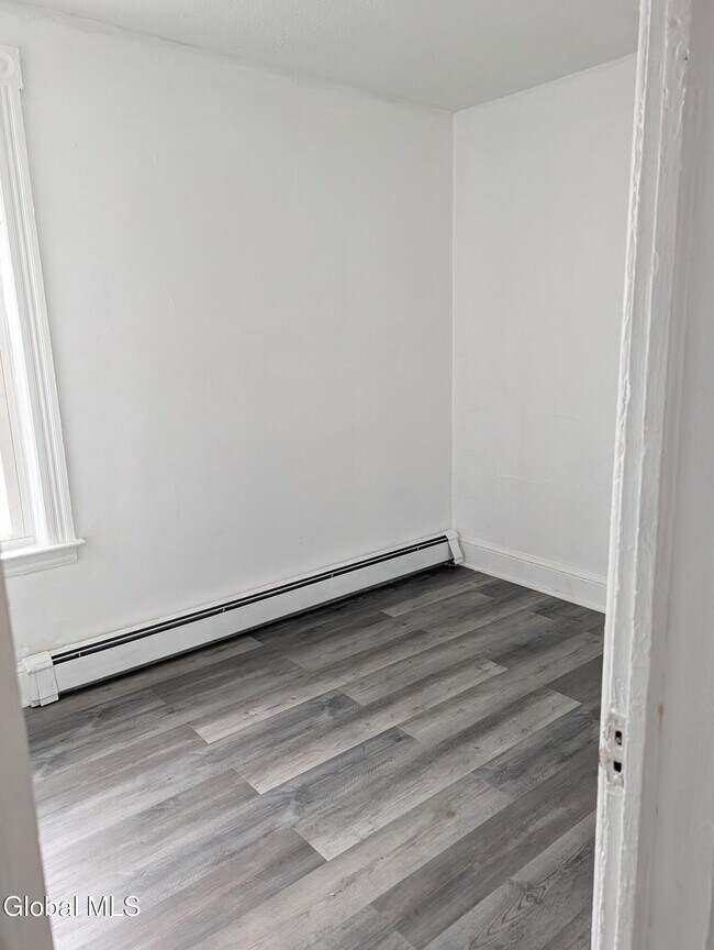 Building Photo - 120 Degraff St