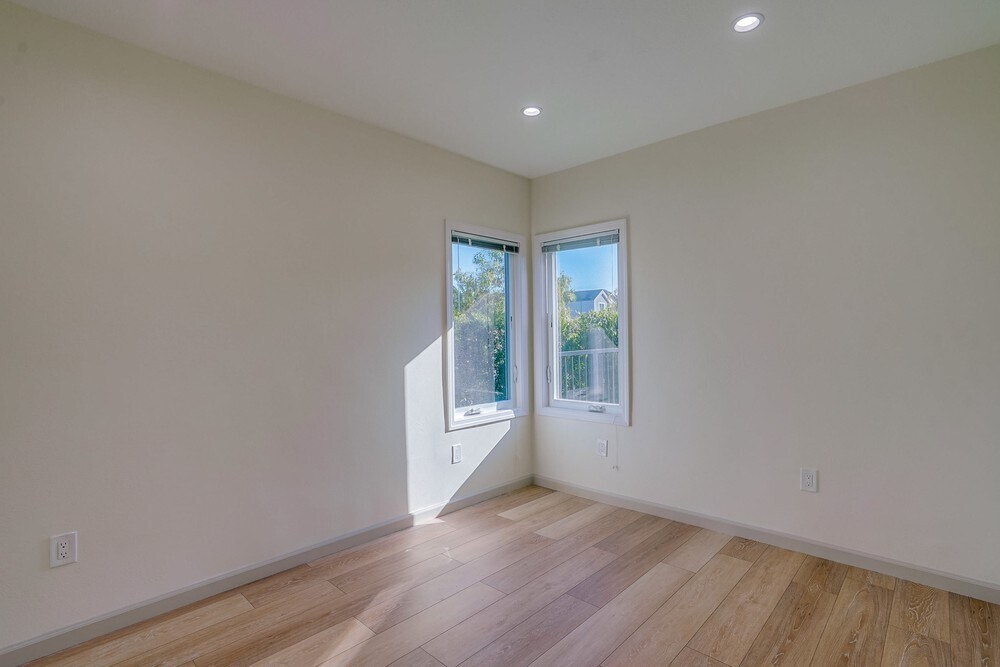 Building Photo - 4725 Sawtelle Blvd