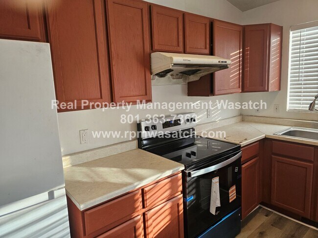 Building Photo - Perfect Multi Level home in West Vally City Utah