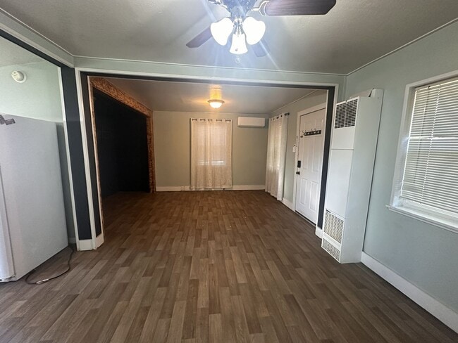 Building Photo - 1 bedroom, 1 bathroom Home
