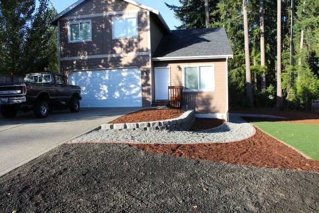 Primary Photo - 1322 Lidstrom Rd SE