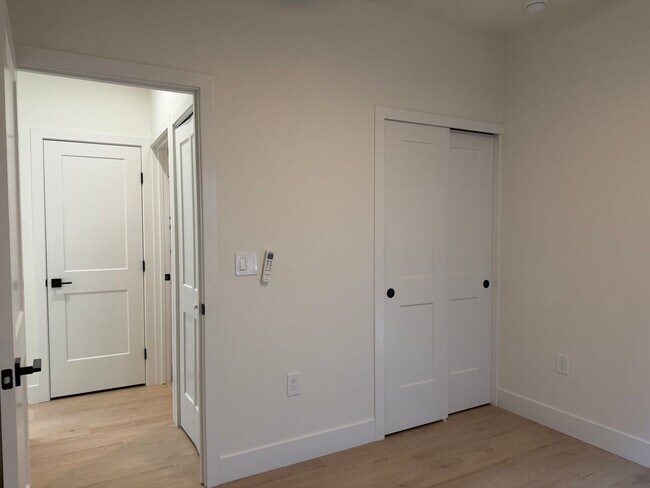Building Photo - New 600 Sqft. 2 Bedroom 1 Bath Condo in Downtown Sacramento