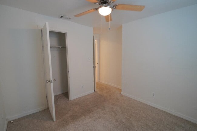 Building Photo - 702 Nassau St