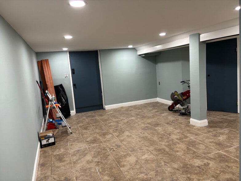 Building Photo - 114-01 Francis Lewis Blvd