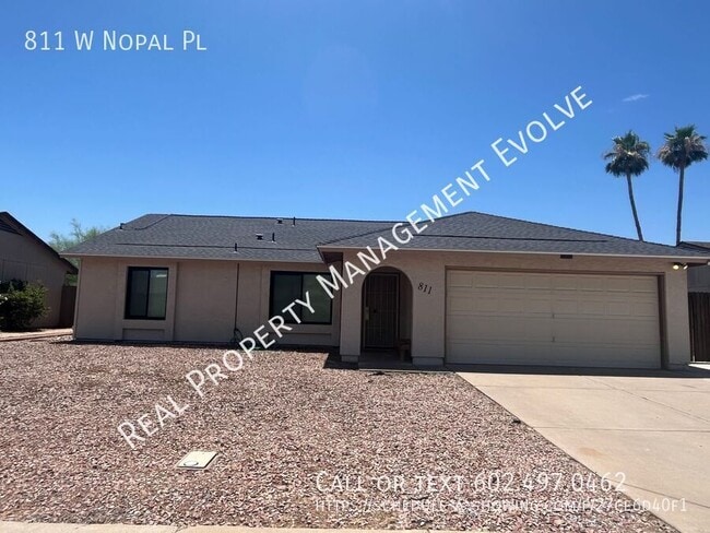 Building Photo - 811 W Nopal Pl