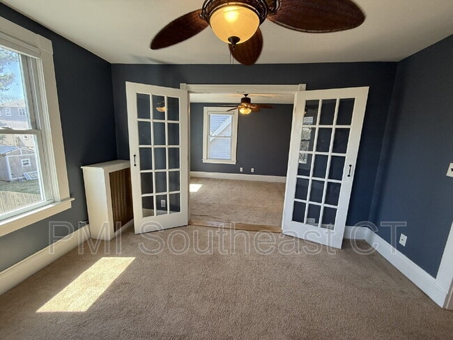 Building Photo - 86 School St