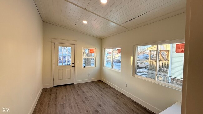 Building Photo - 1835 Applegate St