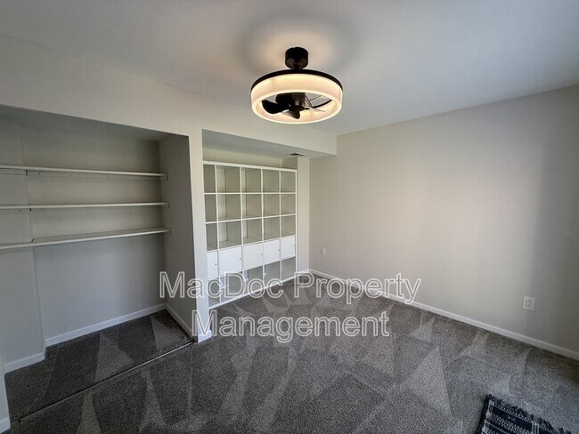 Building Photo - 14 Heatherbrook Ln