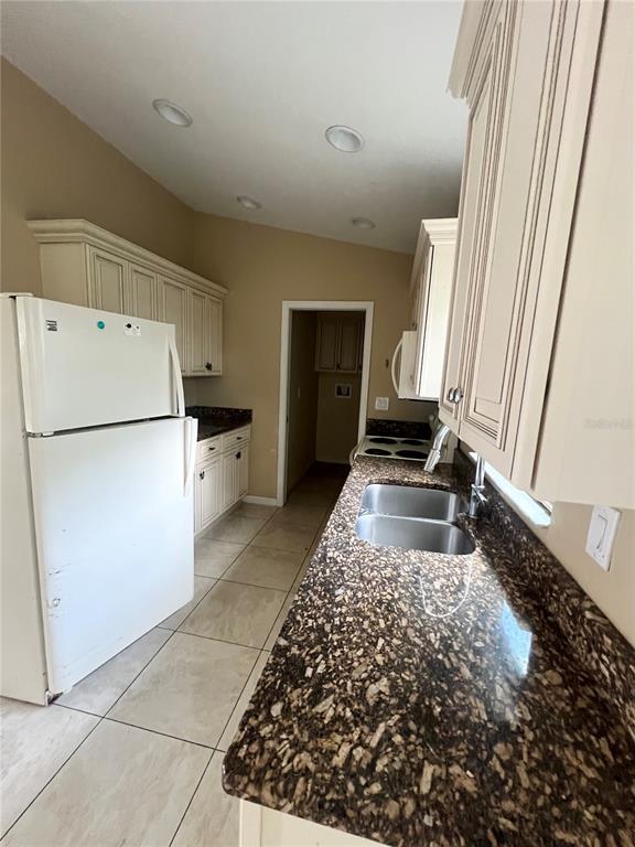 Building Photo - 3281 Easy St