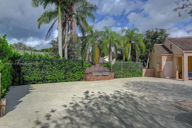 Building Photo - 148 NW 98th Terrace