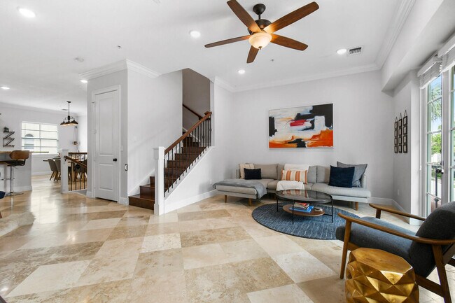 Building Photo - 25 Via Floresta Dr