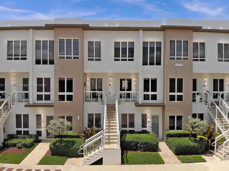 Primary Photo - 10255 NW 63rd Ter