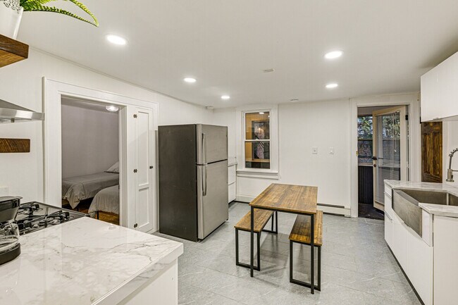 Building Photo - 81 Southside Ave