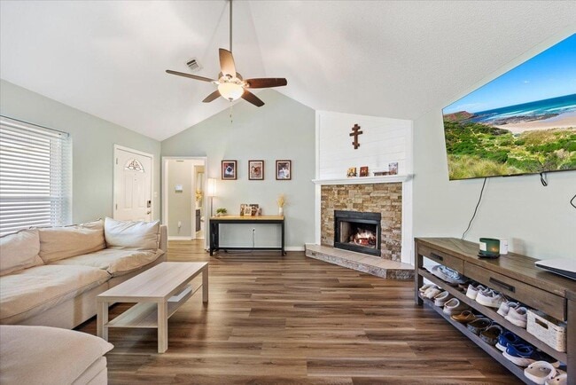 Building Photo - 8665 El Paseo St