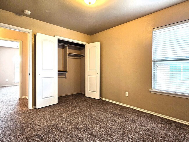 Building Photo - EVERYTHING YOU WANT IN A HOME! $500 OFF FI...