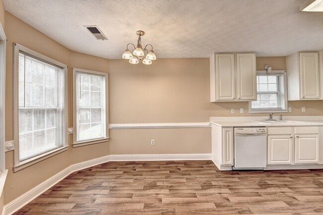 Building Photo - 40 Wisteria Blvd