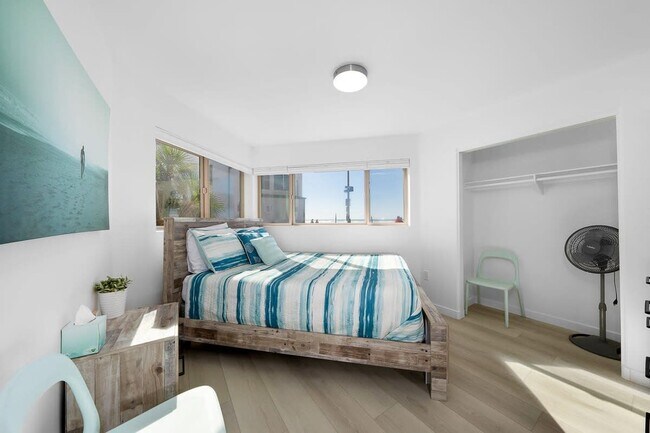 Building Photo - 3901 Ocean Front Walk