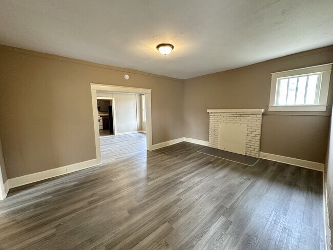 Building Photo - 2320 Wesley Ave SW