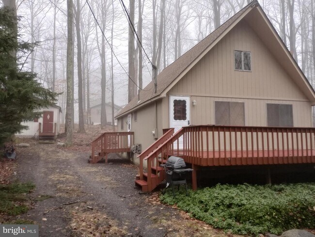 Building Photo - 131 Outer Dr