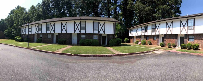 Building Photo - Flexible Lease Term Available for 2 Bed/1.5 Bath Townhome!