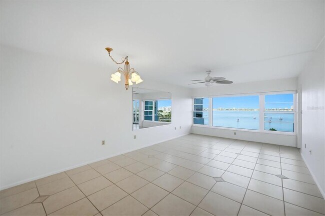 Building Photo - 555 S Gulfstream Ave