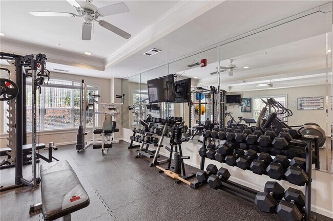 Building Photo - 3275 Lenox Rd NE