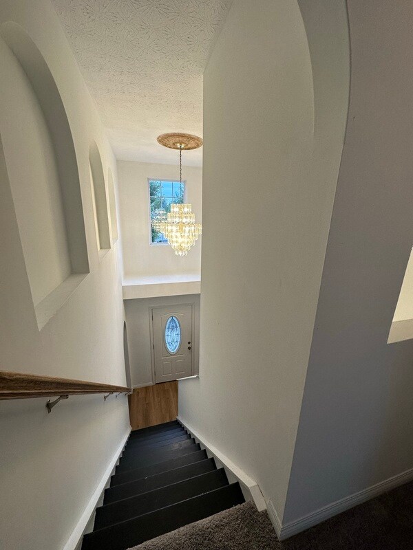 Building Photo - 1767 Damos Way