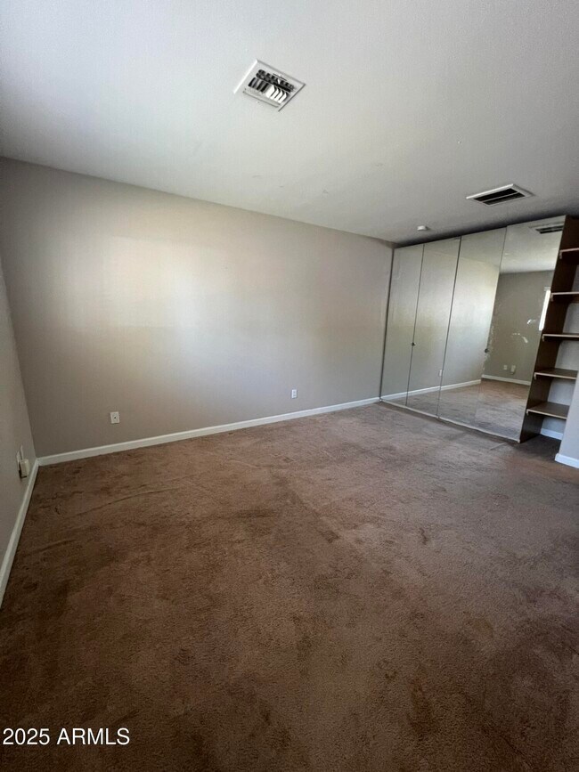 Building Photo - 233 E Huntington Dr