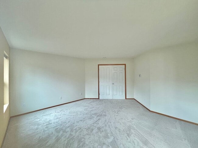 Building Photo - Charming Home in quiet Sunset Landing Community, Edmonds!