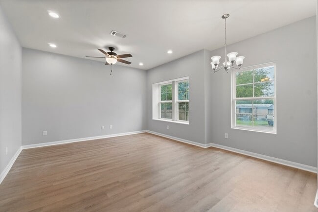 Building Photo - 16866 W Hammon