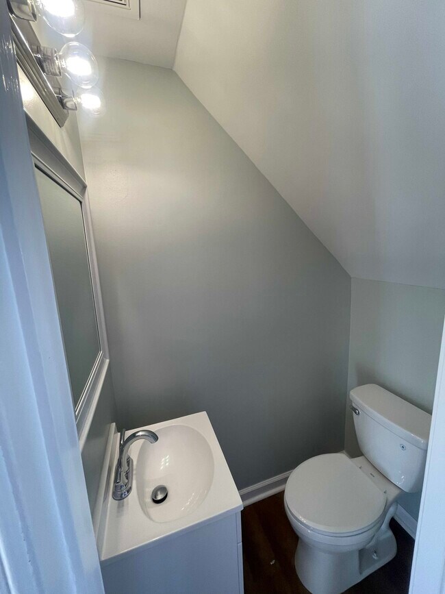 Building Photo - 134 Hickok Cir