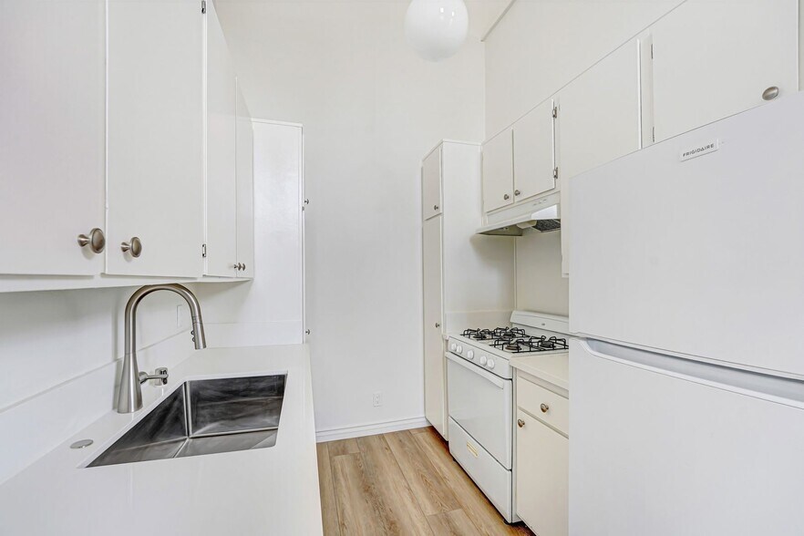 Building Photo - 3415 McLaughlin Ave