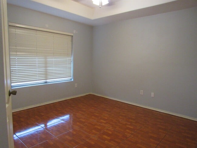 Building Photo - 9310 Albany Dr