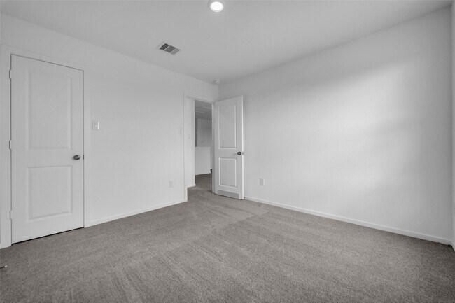 Building Photo - 26710 Willow Ln