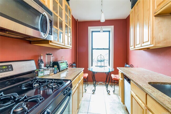 Building Photo - 83-15 116th St