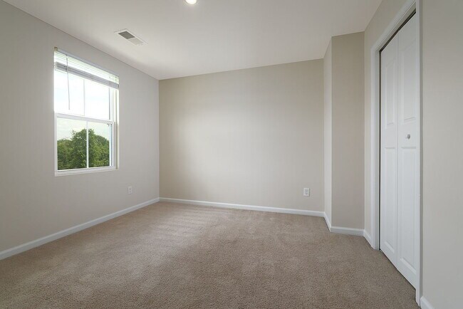 Building Photo - Single Family Home